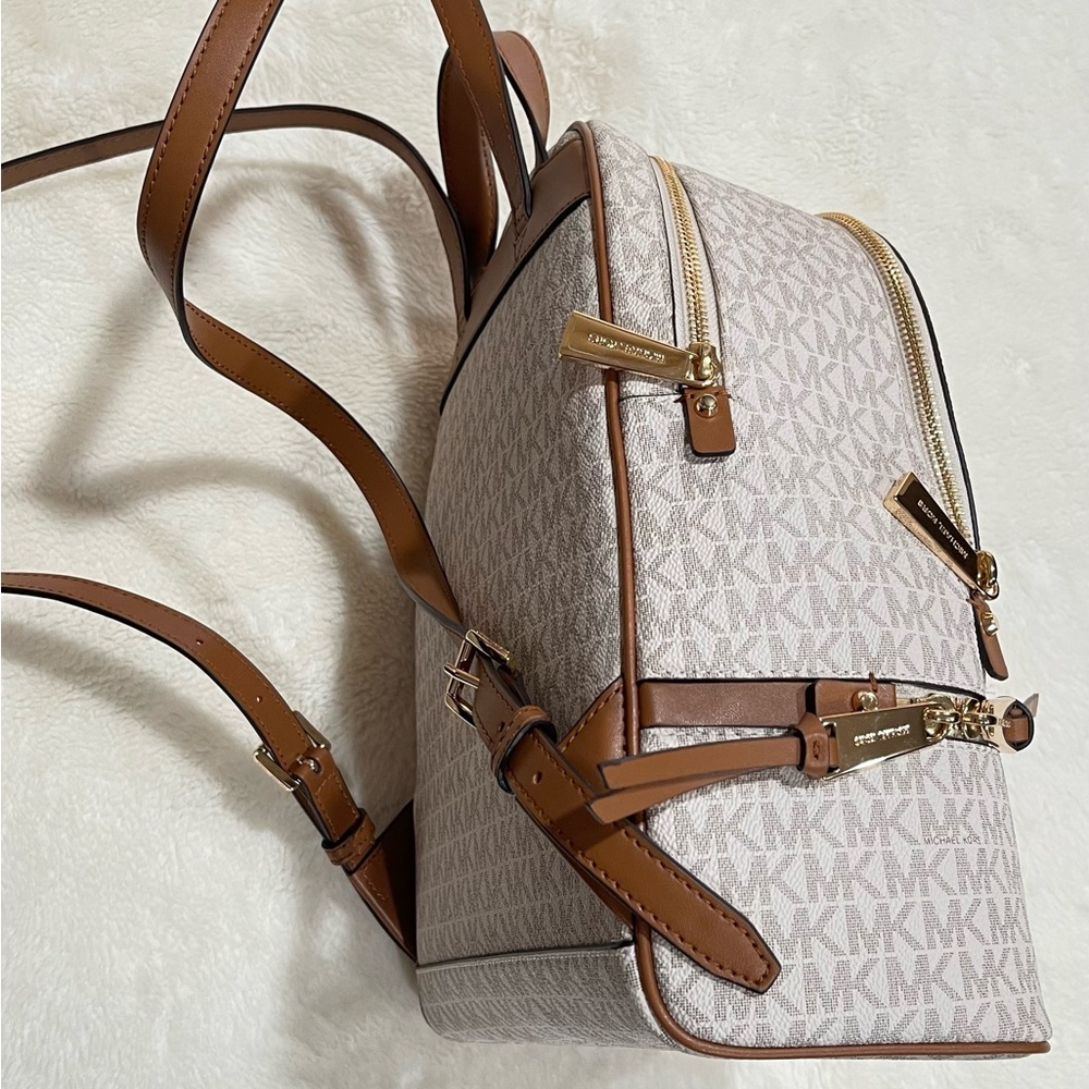Micheal kors back pack bag.